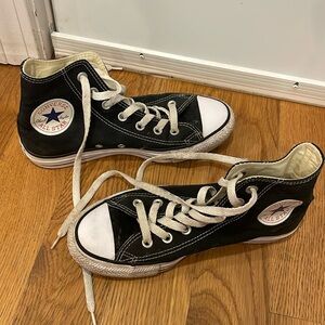 Black Hightop Converse women size 7 (men size 5)